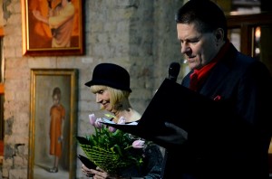 Grażyna Osman z mężem podczas otwarcia wystawy w Suwałkach.