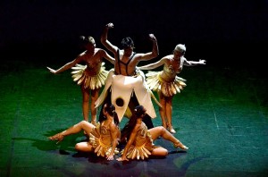 Tancerze Kieleckiego Teatru Tańca.