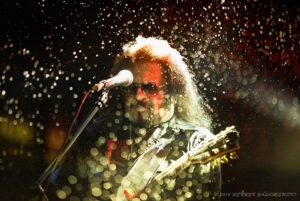 Na zdj. Vince Martell z Vanilla Fudge.