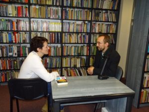 Żywa książka, fot. Biblioteka Publiczna w Suwałkach.