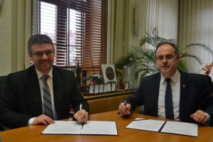 Na zdj. Prezydent Suwałk, Czesław Renkiewicz oraz mer Grande-Synthe, Damien Carême.