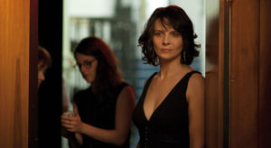Na zdj. Juliette  Binoche i Kristen Stewart (kadr z filmu "Sils Maria").