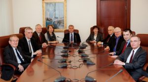 Na zdj. członkowie Rady Polityki Pieniężnej (źródło: NBP).