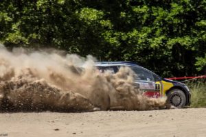 Jadą Sébastien Ogier i Julien Ingrassia.