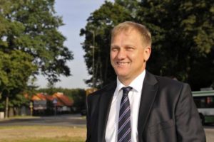 Na zdj. Wiesław Żyliński (źródło: www.wieslawzylinski.pl).