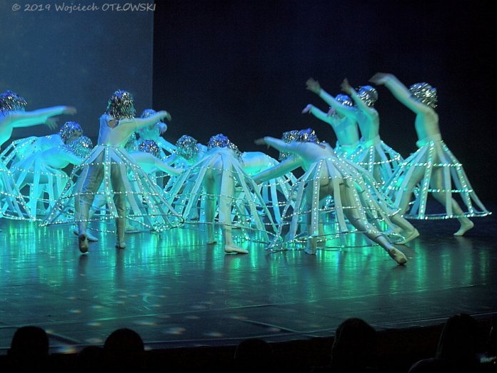 Spektakl Światła Broadwayu, 5 lat Dance Academy