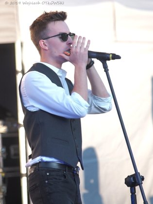 Ten Inches August&oacute;w