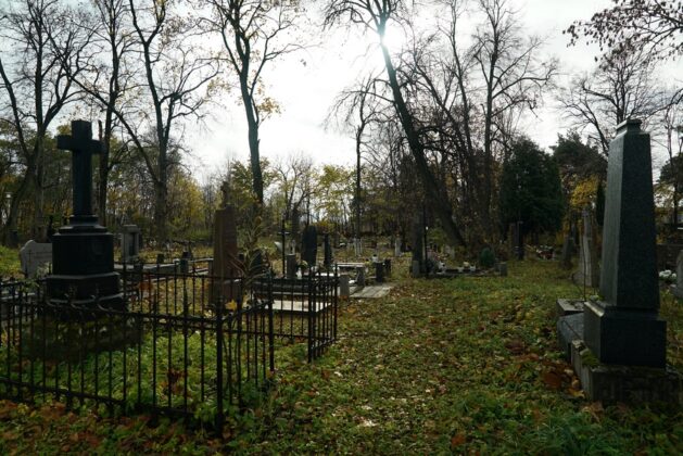 Suwałki, Niebywałe Suwałki, kompleks cmentarzy siedmiu wyznań, Dawid Banach, prawosławie, staroobrzędowcy, Żydzi, muzułmanie, ewangelicy