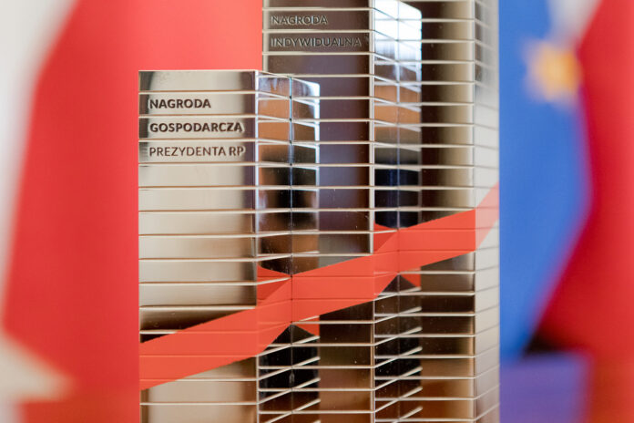 15_kprp_statuetka_nagroda_gosdpodarcza_20210505_erb54697_